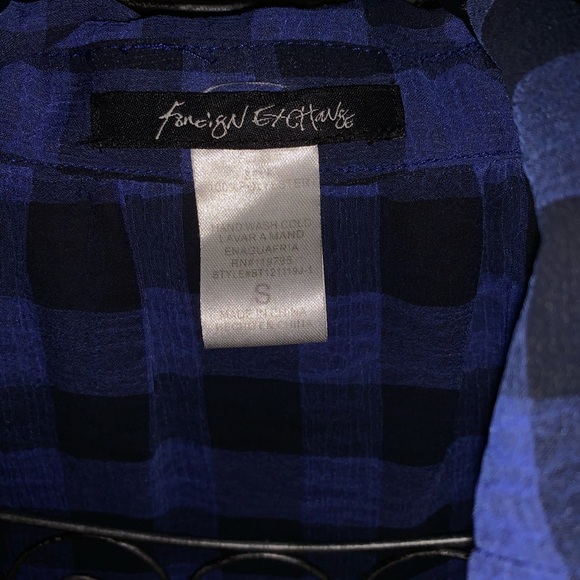 Super cute plaid tied cropped blouse - Picture 5 of 5